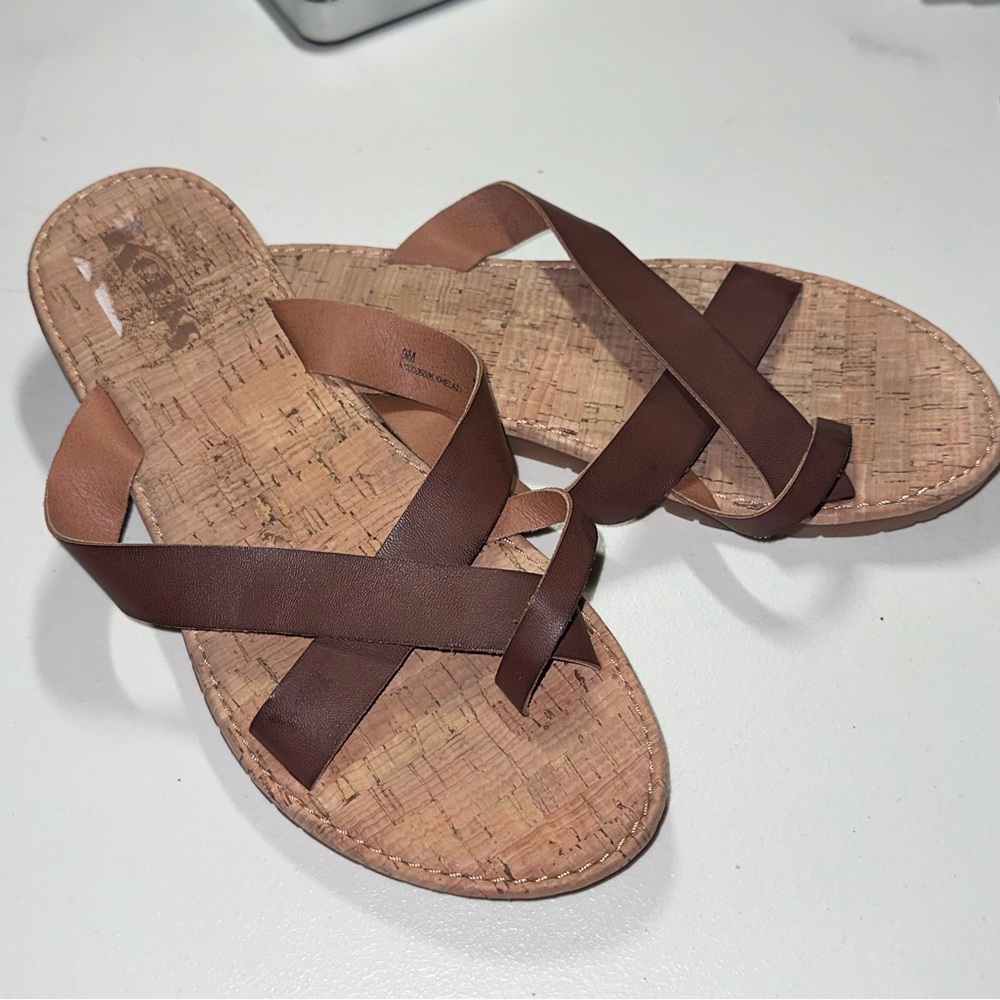 Women’s Korks Sandals‎ 9M